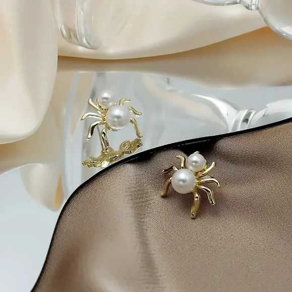 Faux Pearl Halloween Spider Earrings Personalized Creative Gold Tone - Picture 3 of 5